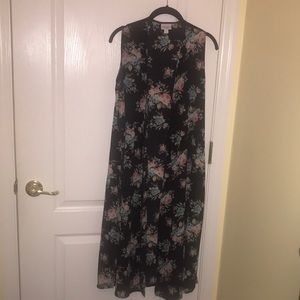 LuLaRoe size small floral Joy sleeveless cardigan